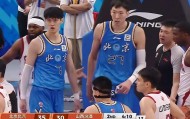 北京男篮6分完败 周琦5+9伤退；山西末节逆转 张宁14分是关键先生