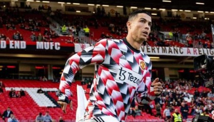 星空体育APP-英媒：C罗提前离场太自私，曼联可以下决心放弃他了