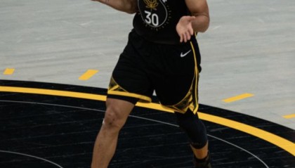 星空体育下载-格林与库里错峰出行 勇士终寻第二阵容赢球答案？